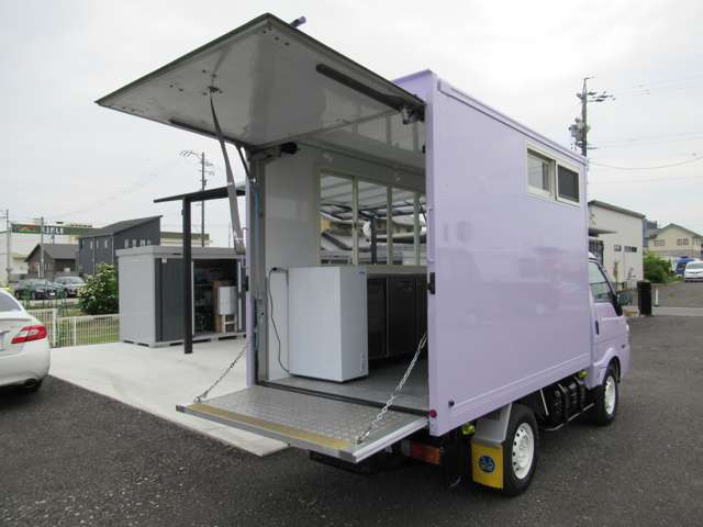 Mazda Bongo Truck 2