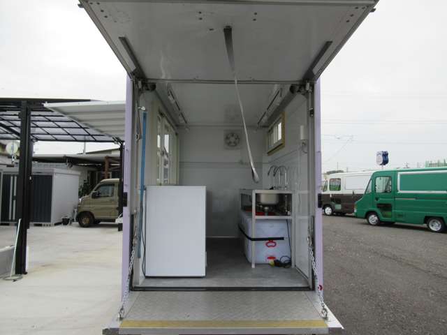 Mazda Bongo Truck 3