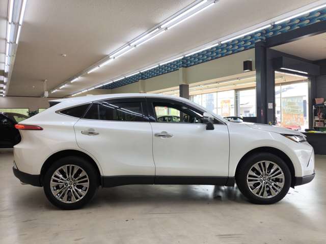 Toyota Harrier 10