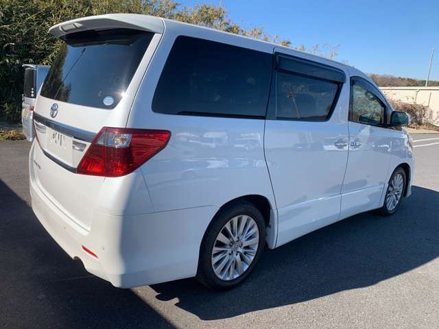 Toyota Alphard 6