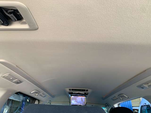 Toyota Alphard 9