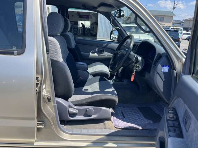 Toyota Hilux 11