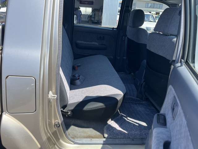 Toyota Hilux 12
