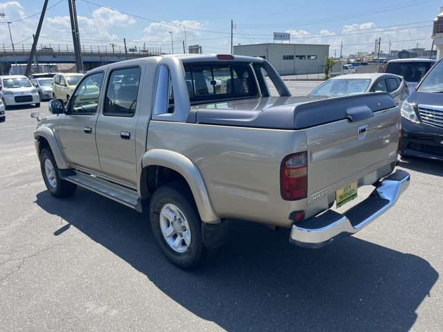 Toyota Hilux 4