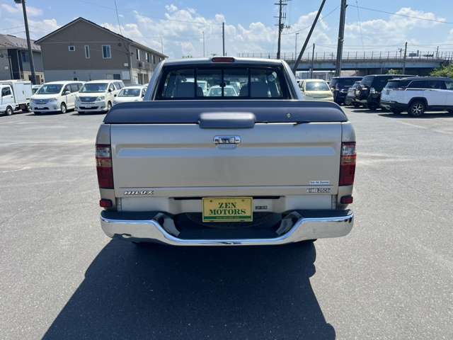 Toyota Hilux 8