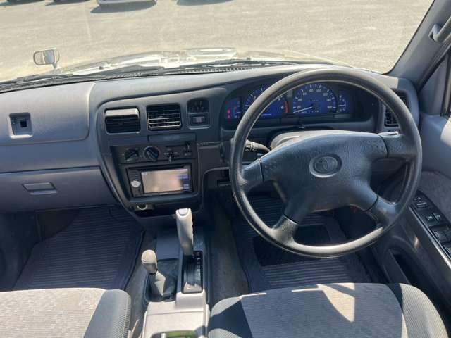 Toyota Hilux 9