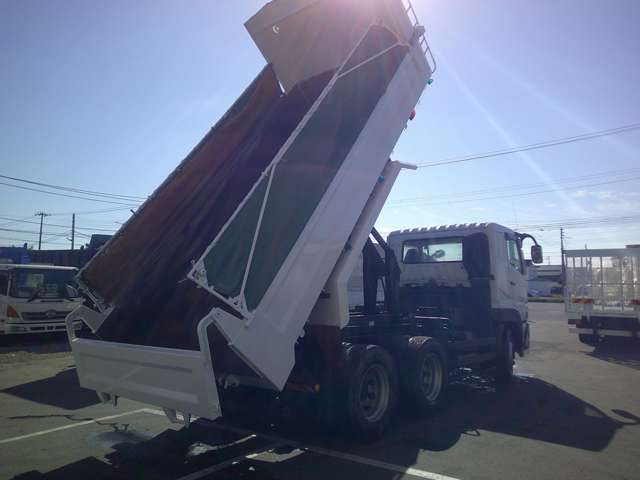 Mitsubishi Fuso Super Great 8