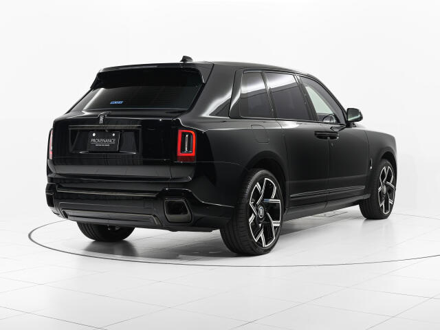Rolls-Royce ブラックバッジカリナン 5