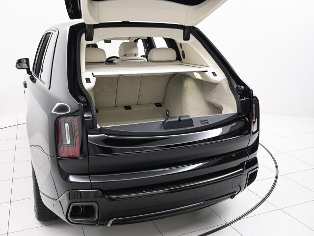 Rolls-Royce ブラックバッジカリナン 10