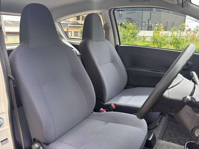 Daihatsu Mira 12