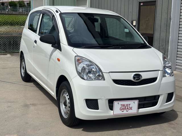 Daihatsu Mira 4