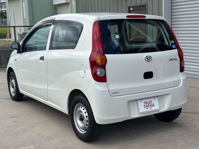 Daihatsu Mira 9