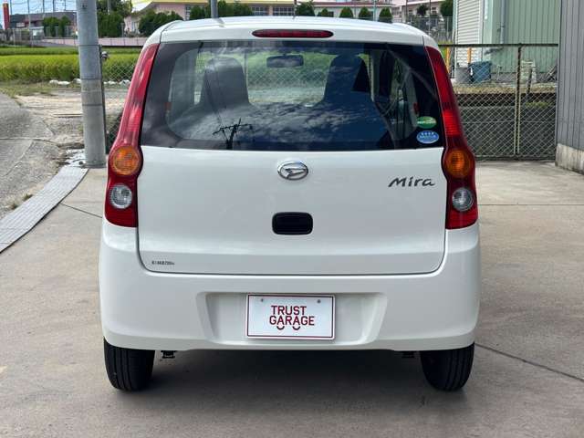 Daihatsu Mira 10