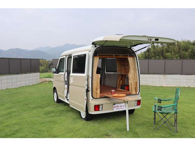 Mitsubishi Minicab Van 2