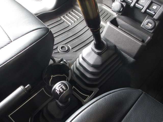 Suzuki Jimny 4