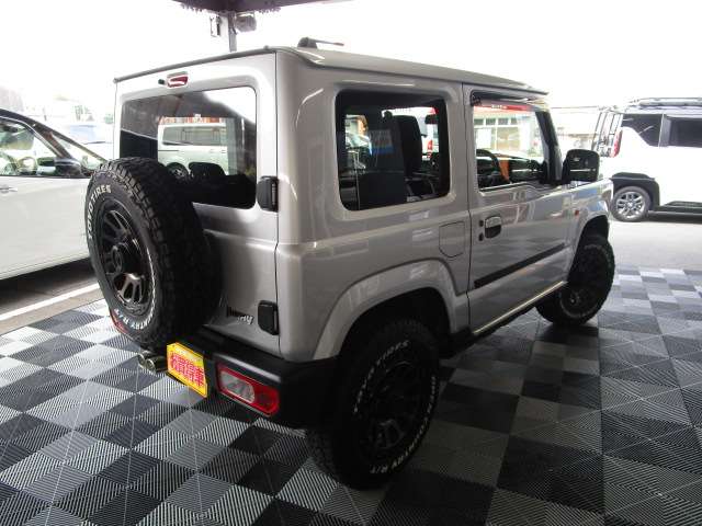Suzuki Jimny 10