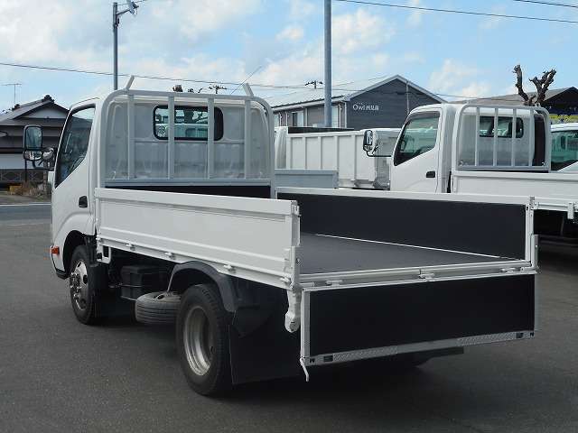 Hino Dutro 11