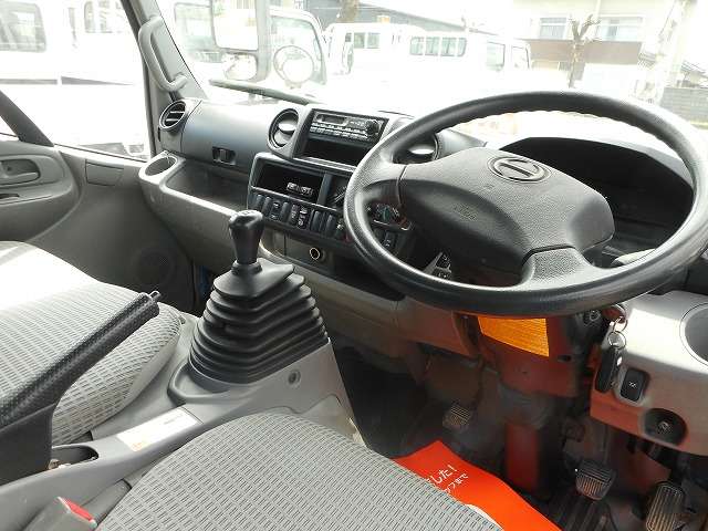 Hino Dutro 12