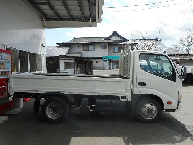 Hino Dutro 5