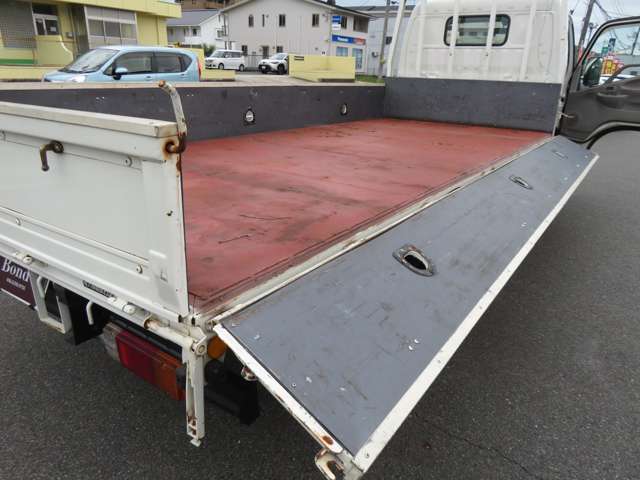 Hino Dutro 7
