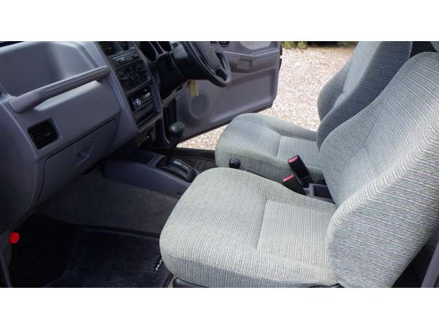 Mitsubishi Pajero Junior 9