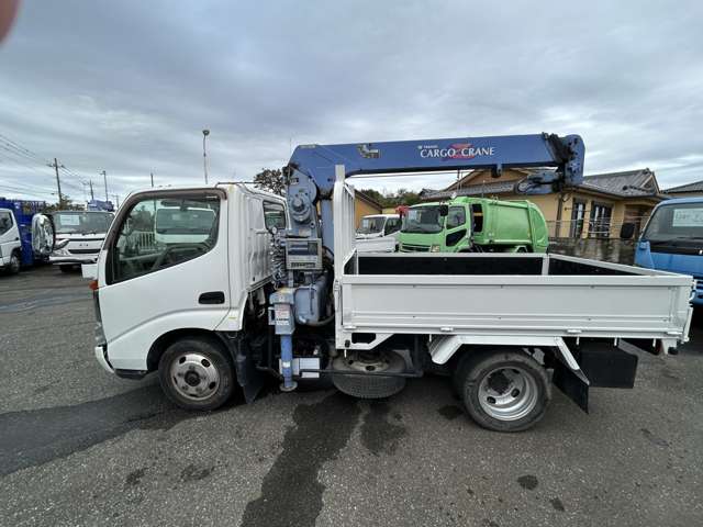 Hino Dutro 8