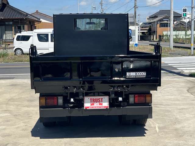Isuzu Elf 12