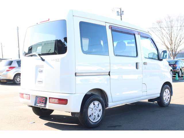 Daihatsu Hijet Cargo 4