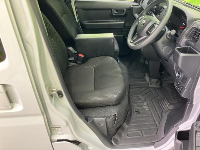 Daihatsu Hijet Cargo 2