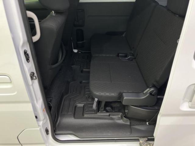 Daihatsu Hijet Cargo 9