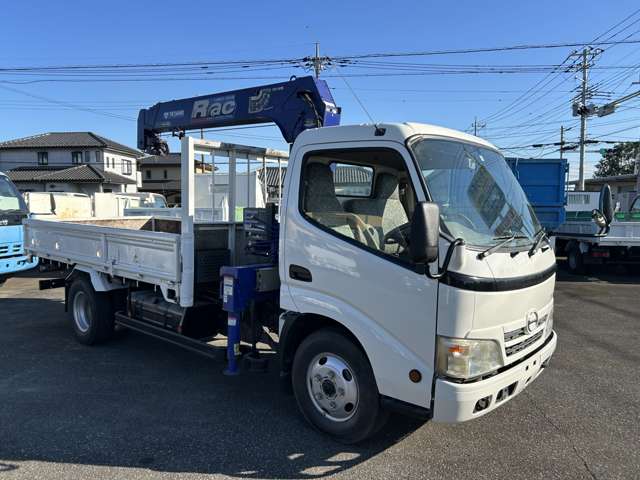 Hino Dutro 3