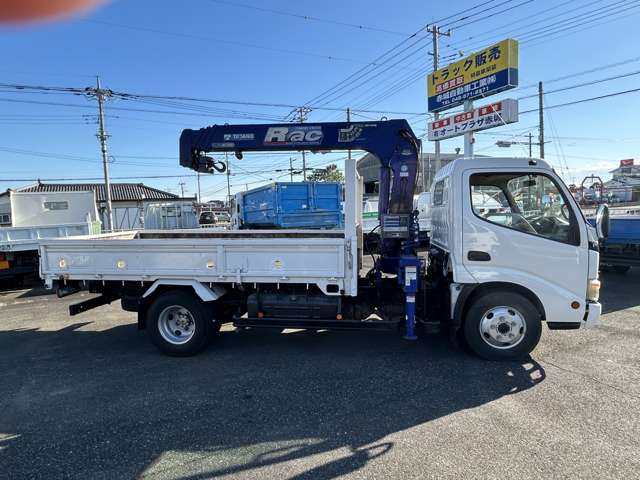 Hino Dutro 4