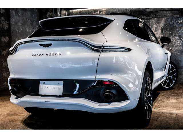 Aston Martin DBX 3