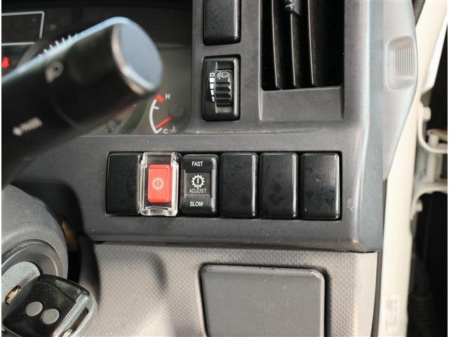Isuzu Elf 13