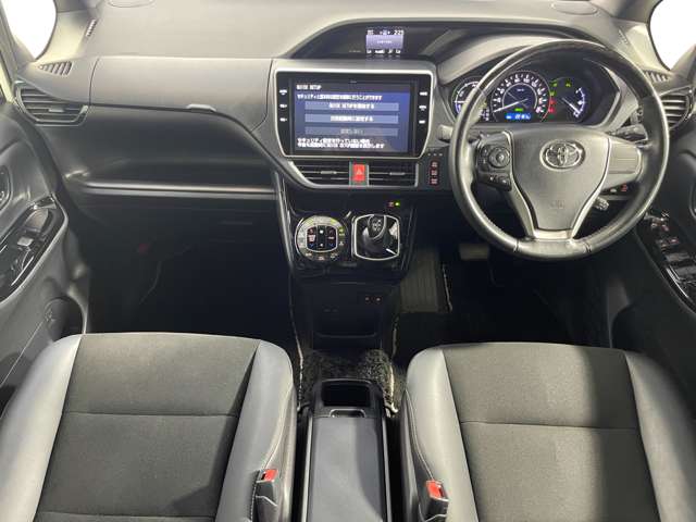 Toyota Noah 4