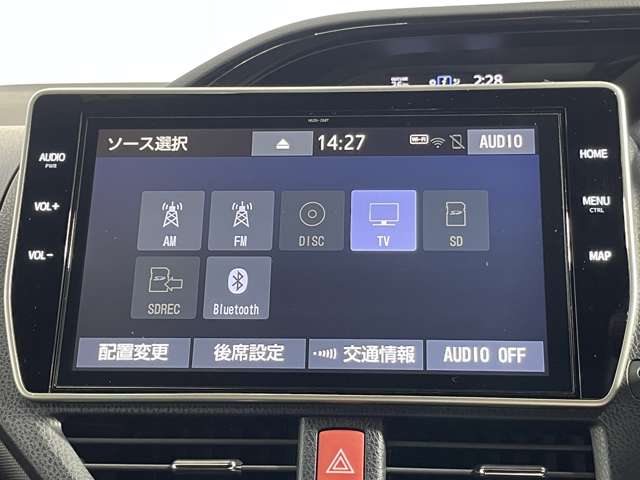 Toyota Noah 5