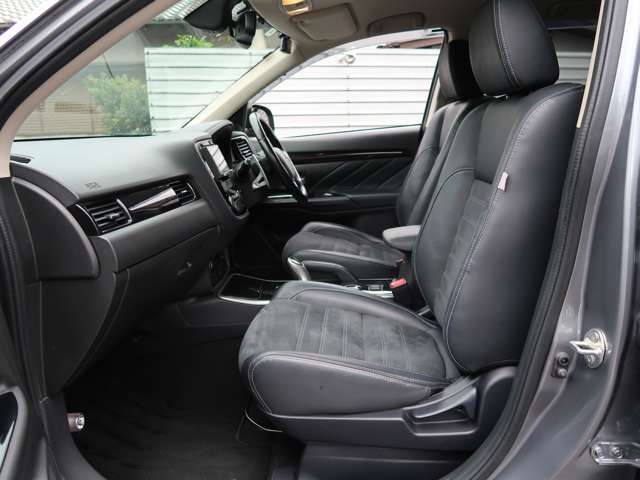 Mitsubishi Outlander PHEV 12