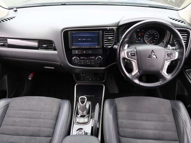 Mitsubishi Outlander PHEV 5
