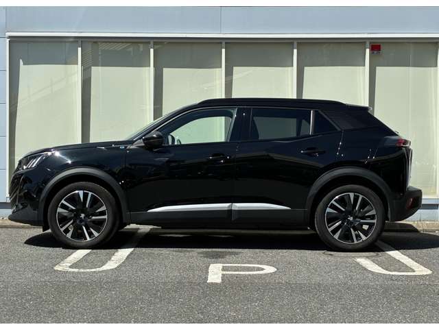 Peugeot SUV e-2008 7