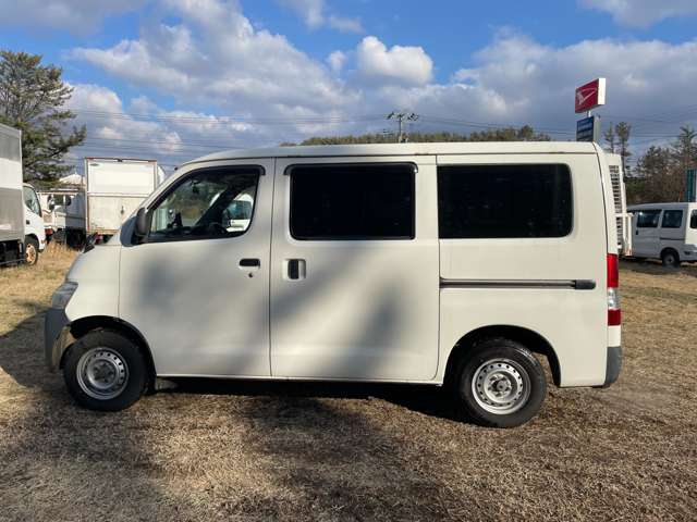 Toyota Light Ace Van 4
