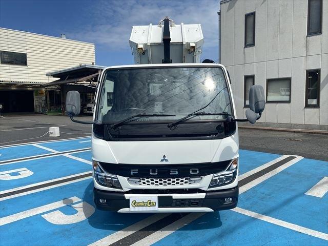 Mitsubishi Fuso Canter 7