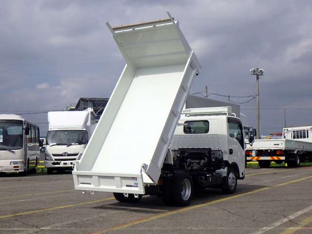 Isuzu Elf 9