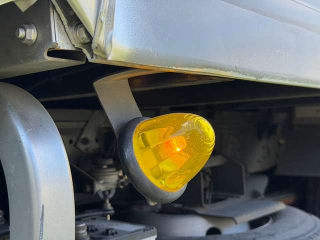 Isuzu Elf 12