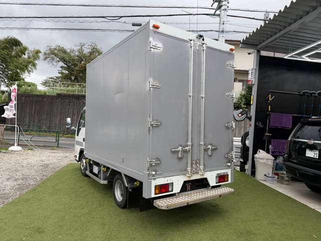 Isuzu Elf 4