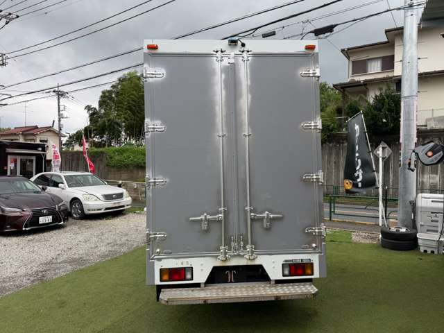 Isuzu Elf 5