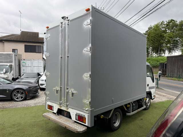 Isuzu Elf 6