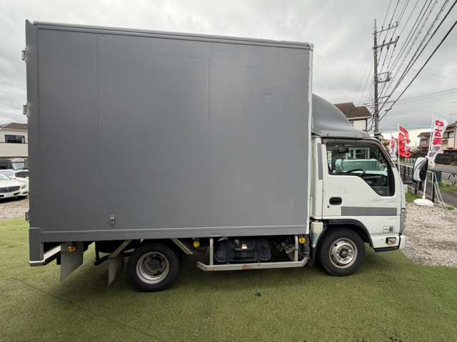 Isuzu Elf 7