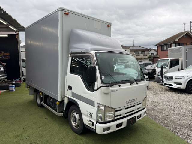 Isuzu Elf 8