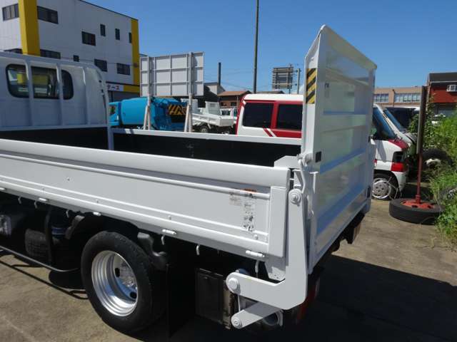 Isuzu Elf 11
