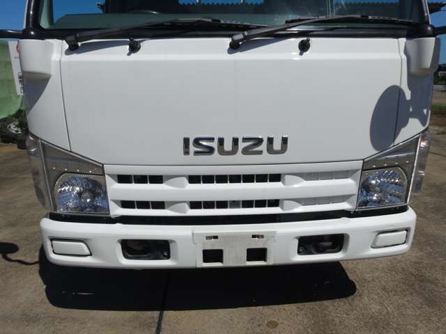 Isuzu Elf 4